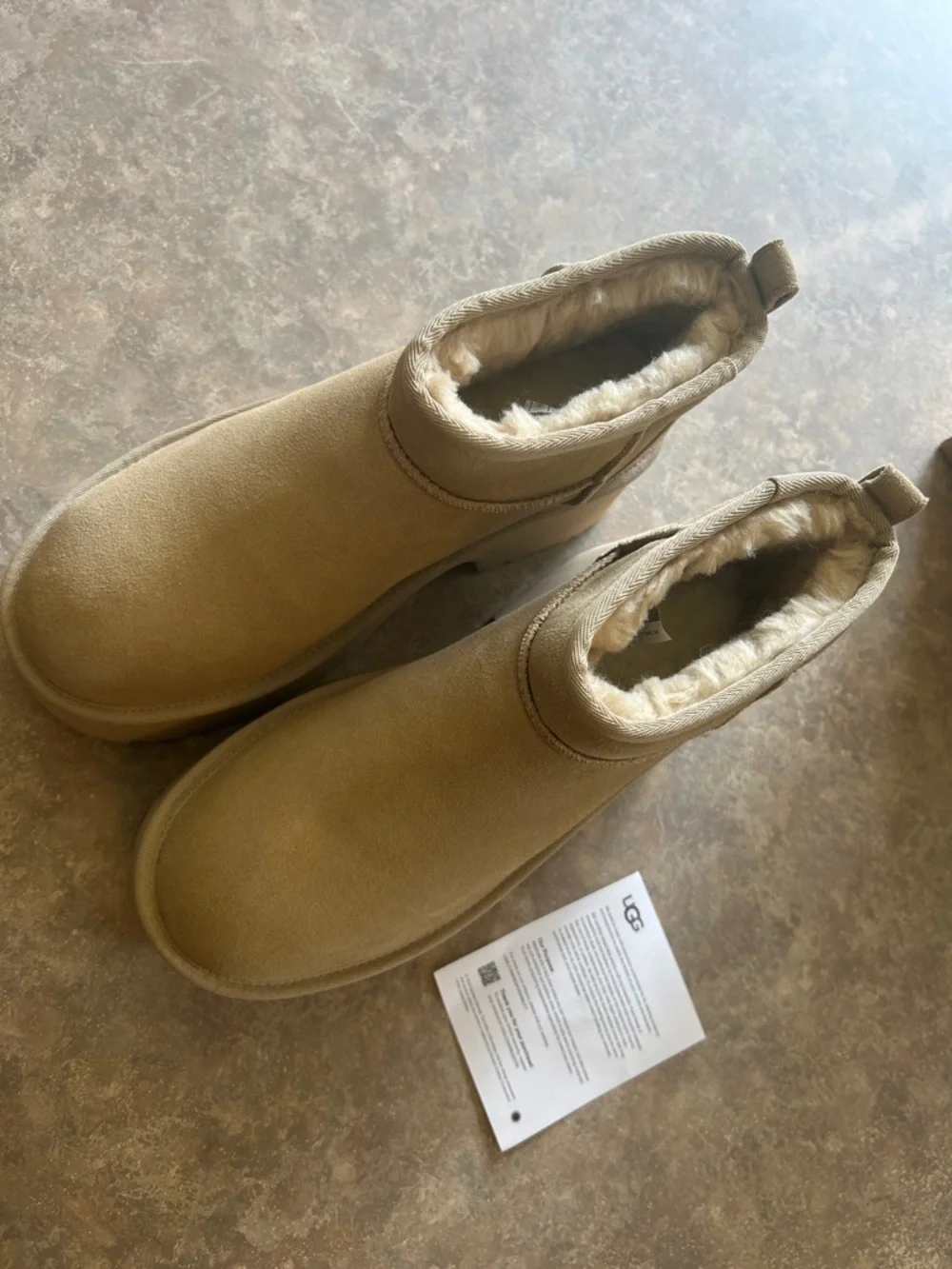 NIB UGG Classic Ultra Mini New Heights Platform Boot